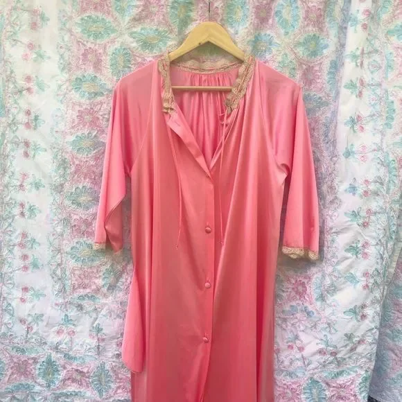 Vintage Buttoned Robe - Picture 1 of 7